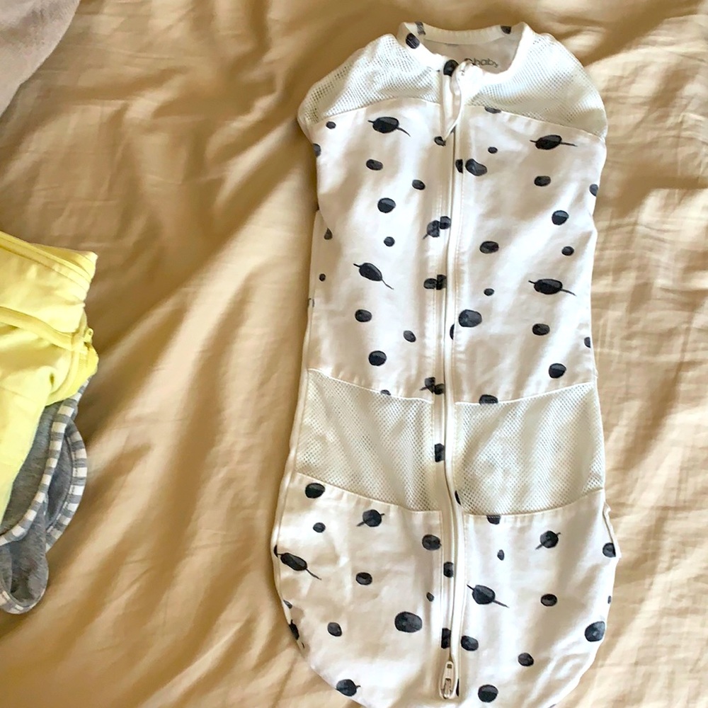 Happiest Baby Sleepea baby swaddle